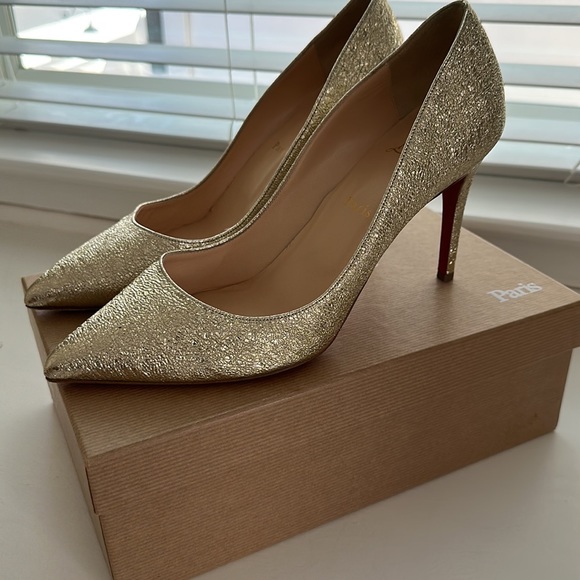 Christian Louboutin - Picture 6 of 8